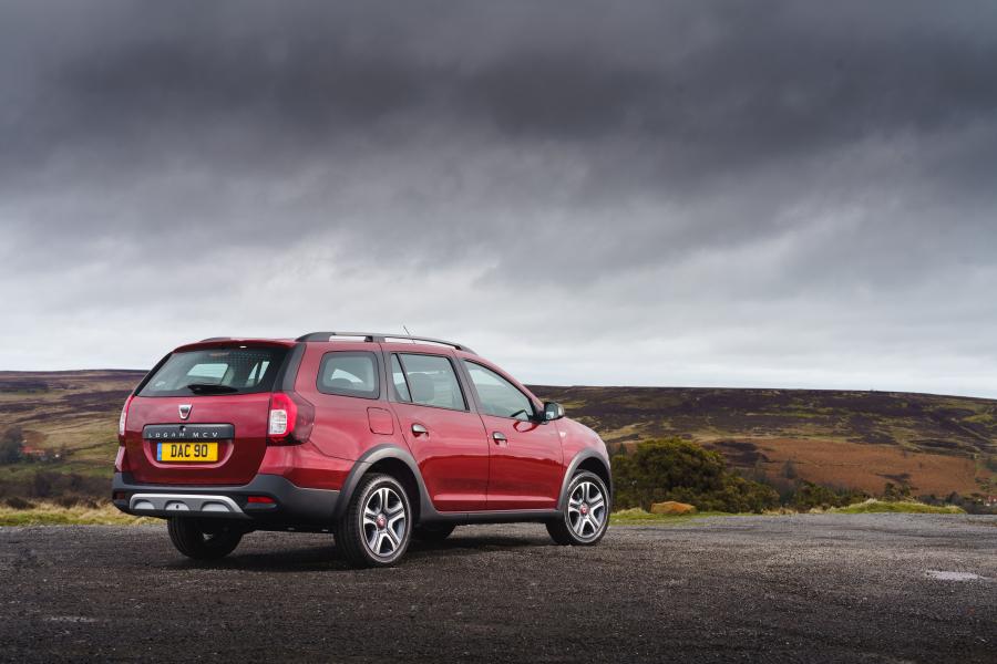  Dacia Logan MCV Stepway Techroad 2019 года  (UK) (фото 4 из 34)